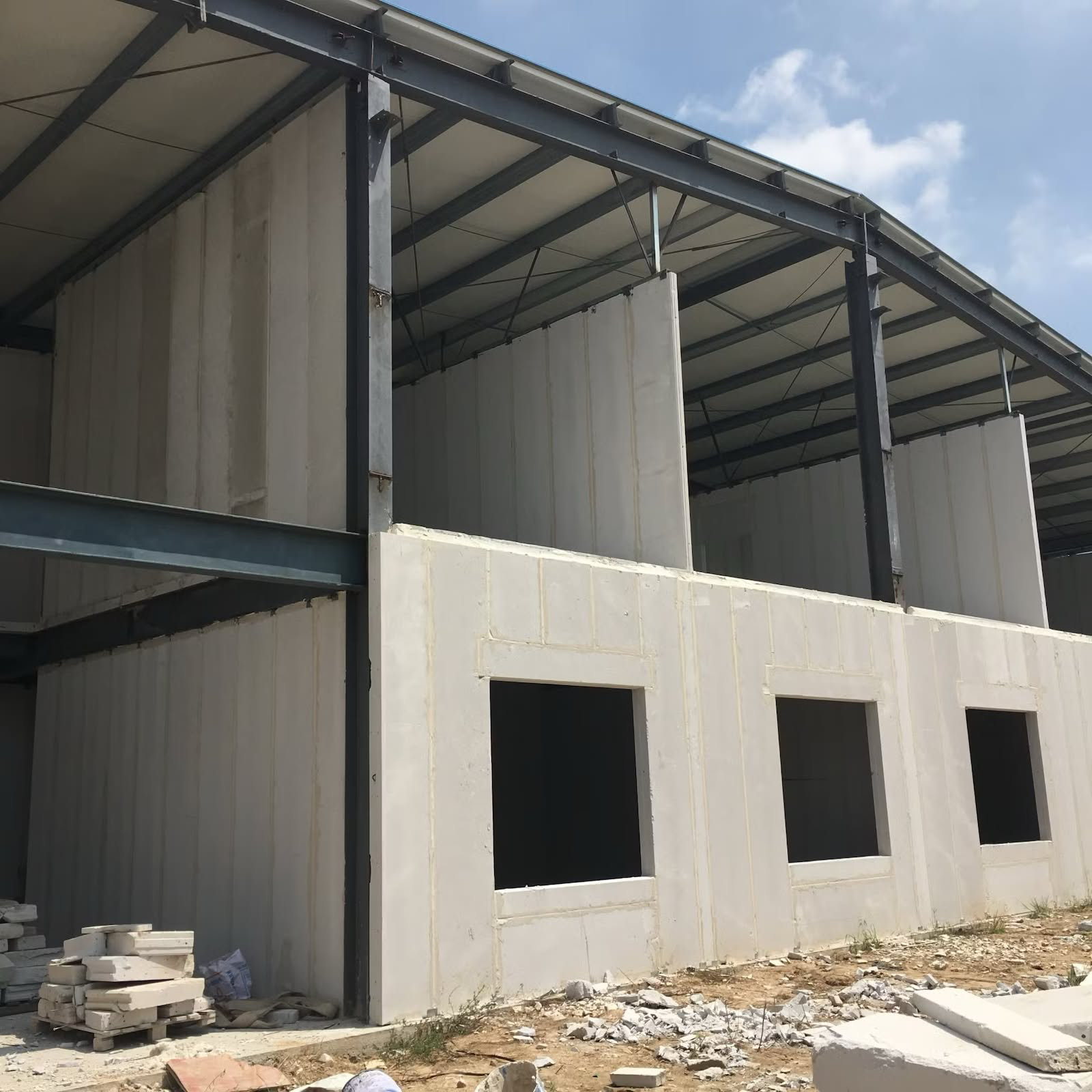 Rapid Wall panels installed on a steel-frame structure in Kerala